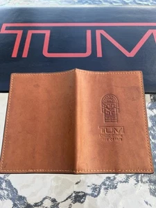 Tumi 40 Aniversario Colección 1975 Edición Limitada Cuero Portapasaporte - Imagen 1 de 10