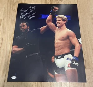 SUPER SAGE NORTHCUTT foto 16x20 firmata UFC con iscrizione 1a vittoria UFC con JSA COA - Foto 1 di 1