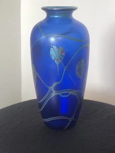 Vintage Okra - Blue Iridescent Glass Vase - Very Good Condition Lovely.. - Picture 1 of 9