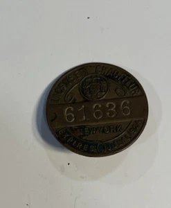 Vintage 1924 State of NEW YORK Licensed Chauffeur Badge No. 61636 Driver Pin * - Picture 1 of 2