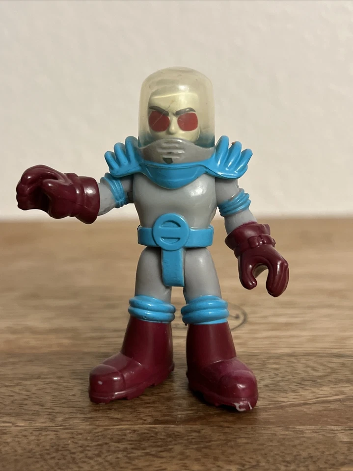 "FIGURA DE ACCIÓN MR FREEZE 3"" IMAGEN NEXT FISHER PRICE/JUGUETE DC COMICS (USADO)" Foto 1 de 4