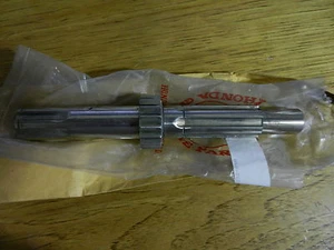 HONDA NEW OEM CB450 MAINSHAFT TRANSMISSION CB 450 CL450 CL 450 23211-292-040  - Picture 1 of 2