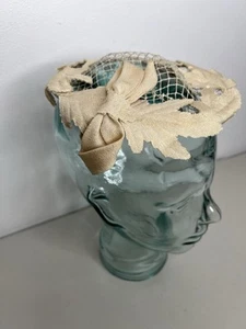 Vintage 50’s 60’s Cream Leaves Netted Retro Hat - Picture 1 of 10