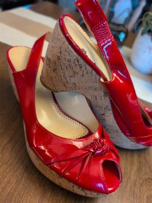 Franco Sarto Rojo Lo último 🔥 Sandalias de plataforma de cuña de corcho charol 7M Foto 1 de 4
