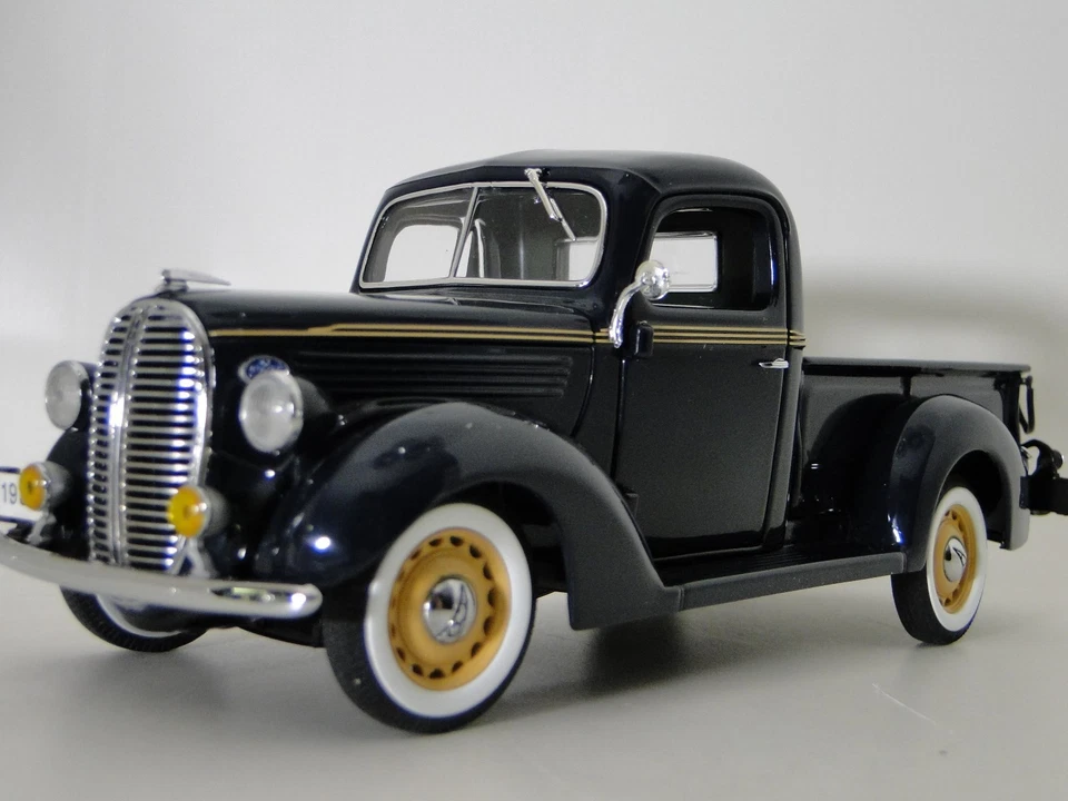 Ford Pickup Truck Wagon Classic Custom Built Metal Model Race Car 18 1 24  - Image 1 of 4