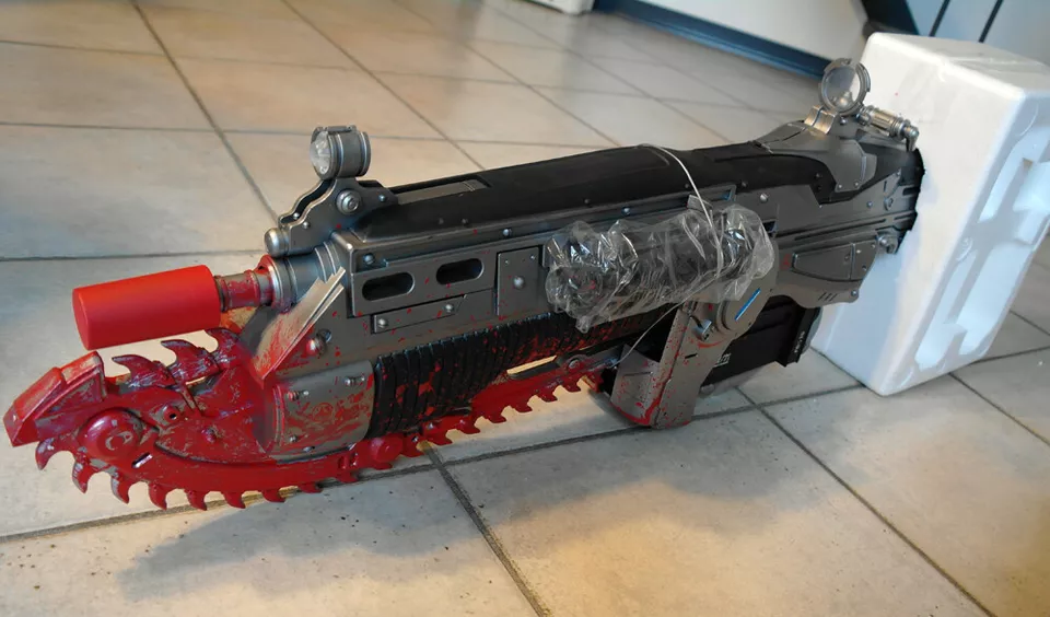 GEARS OF WAR 2 BLOODY LANCER REPLICA FULL SIZE NECA FACTORY VERY RARE