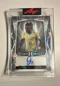 2025 Leaf Sports Heroes Silver Vinicius Junior 1/2 Auto Autograf Real Madryt CF - Zdjęcie 1 z 2