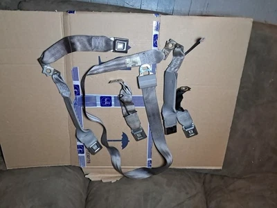 Juego de hebillas de cinturón de seguridad Lincoln Town Car 1985-1989 LH RH OEM gris Foto 1 de 4