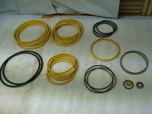 (28) VERSCHIEDENE KAT O-RINGE ORIGINAL CATERPILLAR 2D1690 6H1996 7S1156 4F7387 2M5173 - Bild 1 von 17