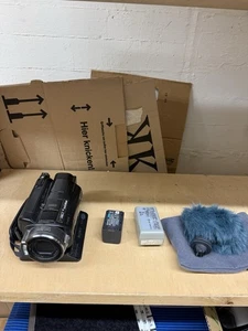 Sony Handycam HDR-SR5E, 40 GB HDD, Carl Zeiss, DCRA-C181 Video Kamera  - Bild 1 von 3