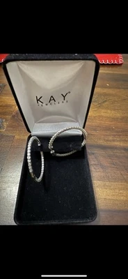 Pendientes de diamantes de ley Kay’s (nunca usados) Foto 1 de 4