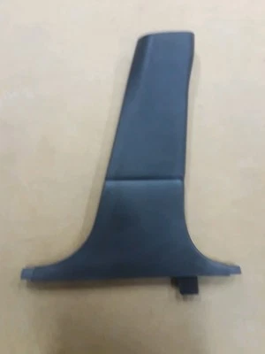 2002 VOLVO S40 Right Passenger Side Center Lower Pillar Trim Molding G0X2 - Image 1 of 3