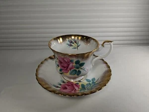 Royal Albert Elizabeth Tea Cup and Saucer Sweetheart Roses. Large Pink Rose Gold - Picture 1 of 8