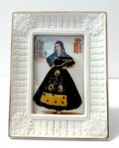 Madrid Spanien Postkarte weiß Porzellanrahmen Vintage Frau Blumen bestickt Kleid - Bild 1 von 11