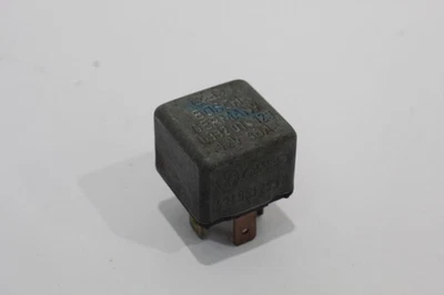 Relé Audi 80 B2 B3 12V 40A 431951253B Foto 1 de 4