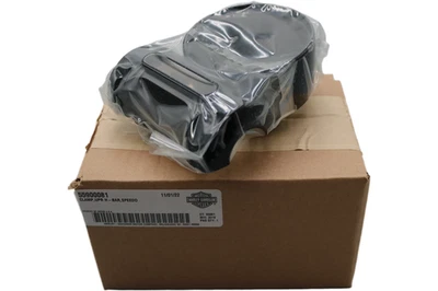 55900081 NEW OEM 2016-2017 HARLEY-DAVIDSON FXSE CVO BREAKOUT HANDLEBAR CLAMP - Image 1 of 4