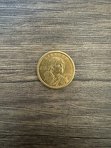 2000 P Sacagawea Dollar Coin, Gold Color Great Condition - Rare - Picture 1 of 2