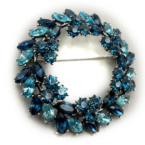 1950's Crown Trifari Rhinestone Wreath Brooch Pin Silver Tone Metal Vintage - Picture 1 of 5