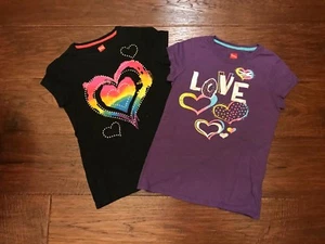 2 Hanes T-Shirts - one Purple and one Black with Heart Themes in Girls Large - Picture 1 of 1