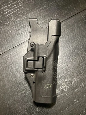 Right Hand Blackhawk! Smith & Wesson M&P  Gun Holster 2100003 - Image 1 of 4