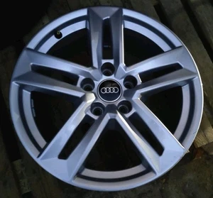 1x Original AUDI A4 8W B9 7Jx17 pulgadas ET42 LK 5x112 8W0601025P *EXCELENTE* - Imagen 1 de 6