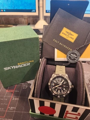 Breitling Colt Skyracer, Modelo X74320, Movimiento Breitling 7 Joyas Cuarzo, 45mm Foto 1 de 4