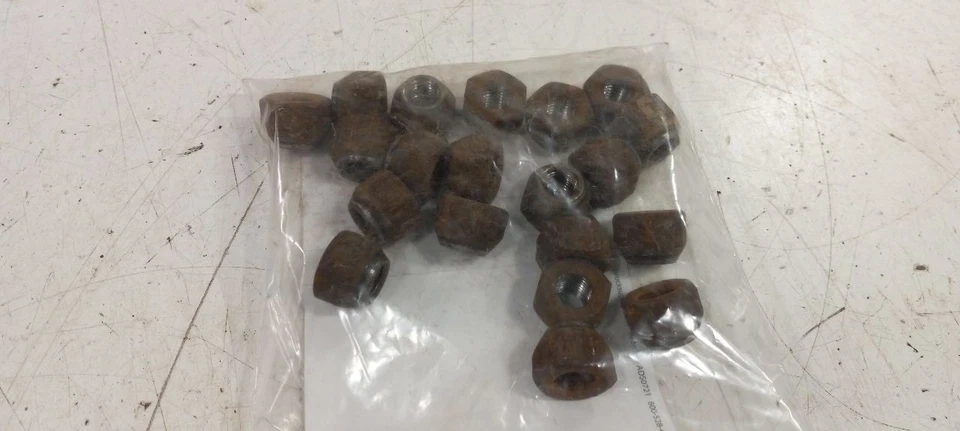 Juego de tuercas Toyota Camry 2007 2008 2009 Foto 1 de 4