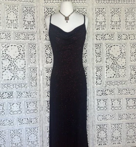 Onyx nitrot und schwarz schimmernd drapierter Ausschnitt Fee Grunge formell Abschlussball Event Kleid - Bild 1 von 8