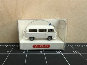 WIKING 8640424 VW T2 Van - Polizei - 1:87/HO - Picture 1 of 6
