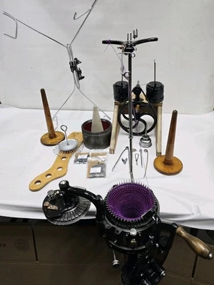 MÁQUINA DE TRICÔ VINTAGE CSM LEGARE 400 MEIAS 2 CILINDROS 54/72 1 COSTELA 36 COM AGULHA NOVA - Imagem 1 de 4