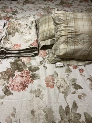 Biltmore King Size Floral Bedding Set Valances Pillows Shams Bed Skirt Linen - Image 1 of 4