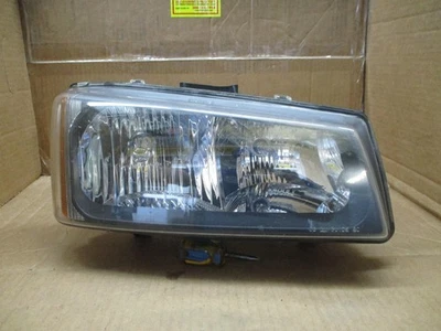 Faro derecho lado pasajero Chevrolet Silverado 1500 2003-2004 OEM-10366038 Foto 1 de 4