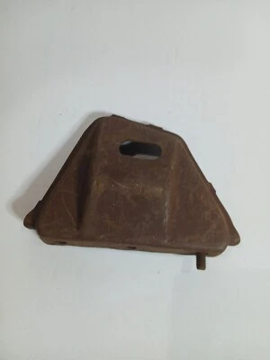 Chevy 1957 guardabarros delantero a soporte de parachoques delantero derecho OEM Chevrolet Bel Air diestro Foto 1 de 2