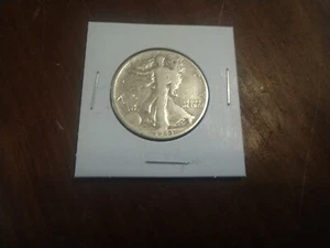 1943 P LIBERTY Half Dollar. GET THE ONE IN THE PICTURE, Free Shipping(DW-7-180) - Imagen 1 de 2