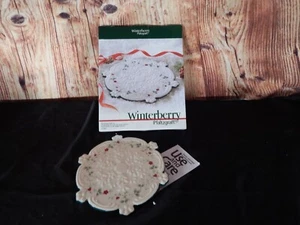 Pfaltzgraff Winterberry Snowflake Design Untersetzer Teller & Box Vintage Weihnachten  - Bild 1 von 3