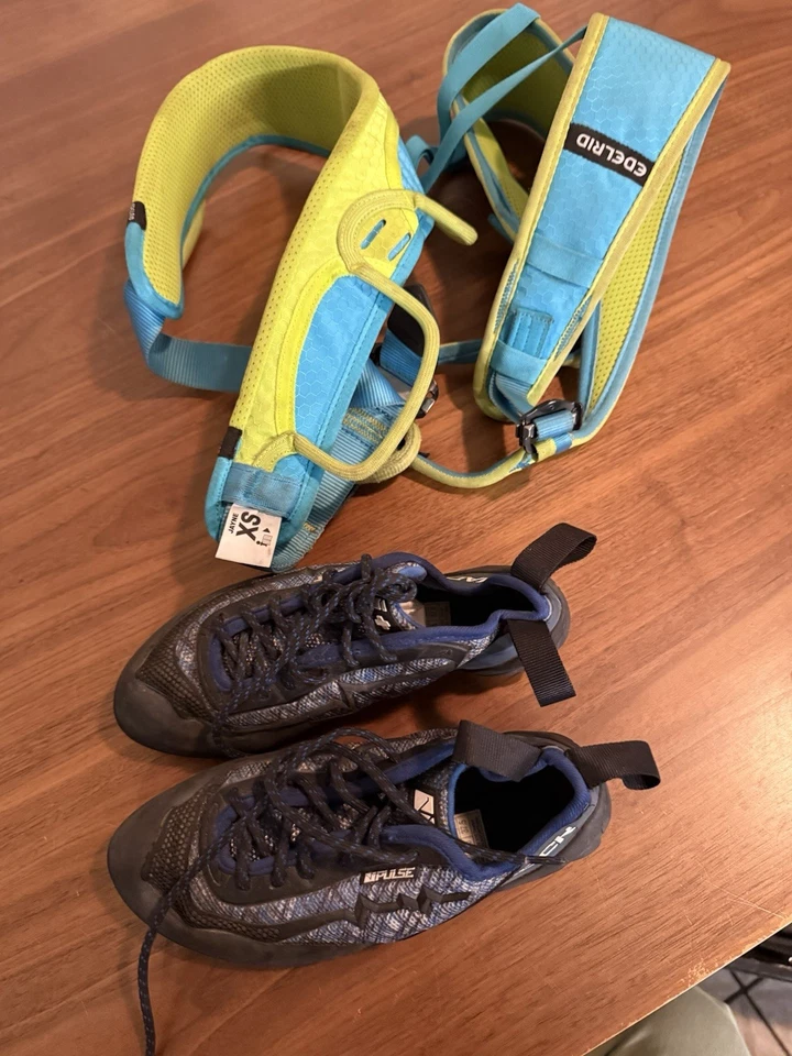 Arnés de escalada Madrock usado 5,5 y Xs Foto 1 de 4