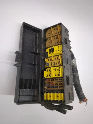 2000 - 2003 Ford Ranger 3.0l Engine Bay Fuse Box Relay Box Assembly OEM - Image 1 of 4
