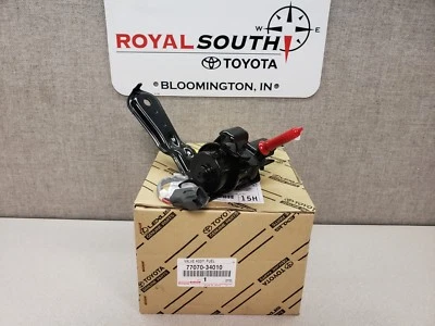 Toyota Tundra Sequoia Fuel Tank Solenoid Valve Assy Genuine OE OEM — 第 1/2 张图片
