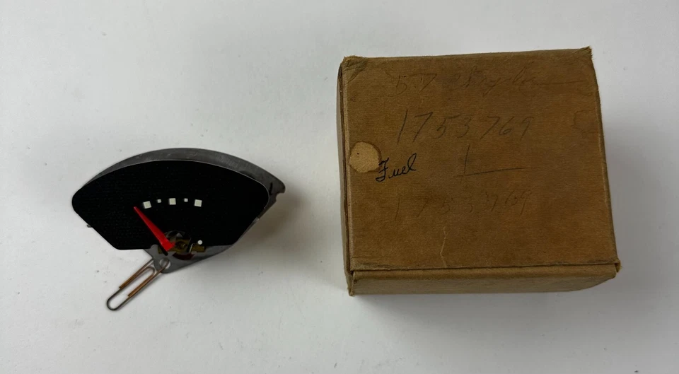 Nuevo de Lote Antiguo Mopar Medidor de Combustible 1957-8 Chrysler Todos los Modelos #1753769 Foto 1 de 1