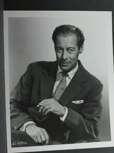 Rex Harrison Sitting - 8x10" Photo Print - Vintage L1224F - Picture 1 of 1