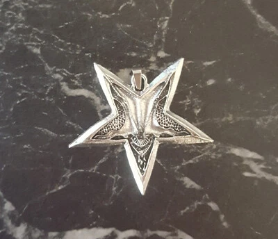 IRON BAPHOMET SATAN PENTAGRAMM Amulett Anhänger Schmuck Silberfarben - Bild 1 von 4