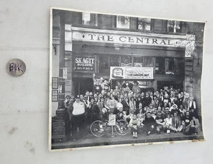 THE CENTRAL cafe, SAWAH SKAGIT BUILDING, 1950 - Picture 1 of 3