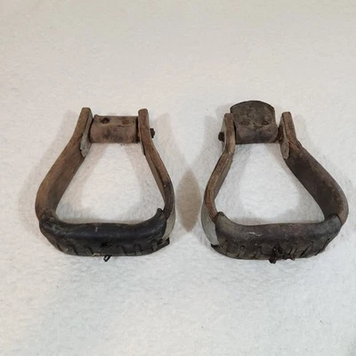 DE COLECCIÓN ESTRIBOS VAQUEROS TEXAS RANCHO TRABAJANDO MECANIZADO A MANO HOMBRE CUEVA DECORACIÓN Foto 1 de 4