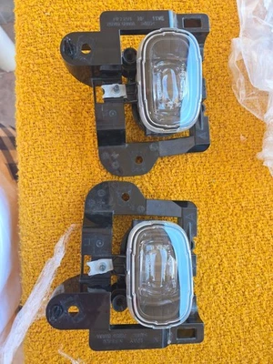 Juego de faros antiniebla con soporte delantero izquierdo derecho Nissan Rogue 2021-2023 Foto 1 de 4