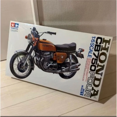 TAMIYA Honda Dream CB750 FOUR Kit modello in plastica in scala 1/6,... - Immagine 1 di 2