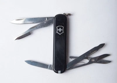 Navaja suiza Victorinox Executive 74 mm negra (B) descontinuada Foto 1 de 4