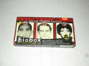 Vintage FBI 10 Most Wanted Biobox 6ct Flip Top Cassette Carrying Cases Criminals - Foto 1 di 4