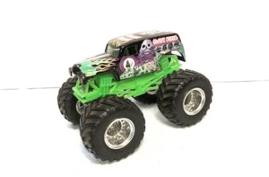 Camión Hot Wheels Monster Jam Grave Digger 4x4 1:64 4 veces campeón - Imagen 1 de 7