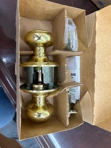 Schlage F40 GEO 605 Georgian Privacy Door Knob Set - Bright Brass - Picture 1 of 2