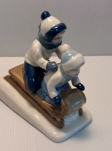 Figura de porcelana Sleigh Ride Paul Sebastian Porcelana Cuernavaca México 1992 - Imagen 1 de 9